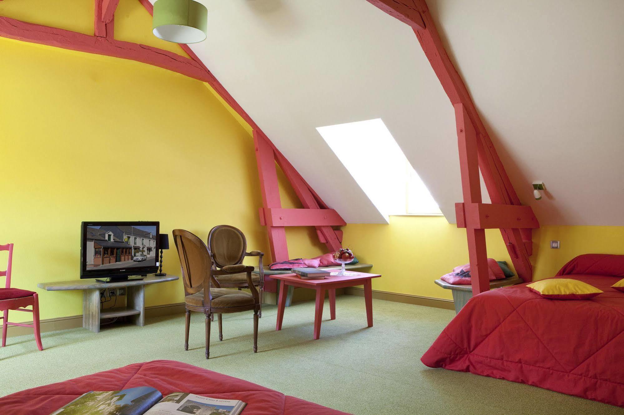 Logis Hotel O En Couleur Oucques-la-Nouvelle Экстерьер фото