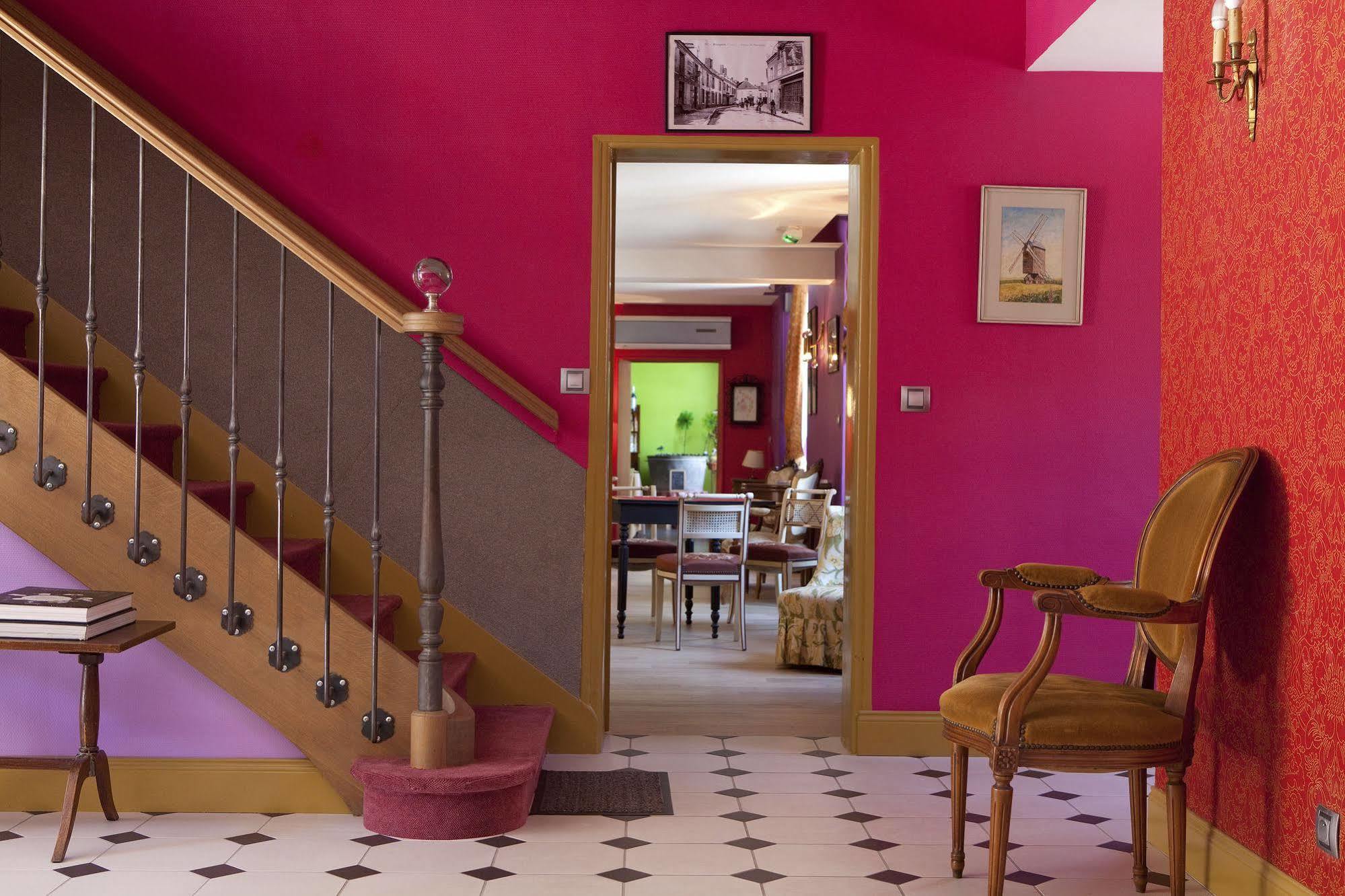 Logis Hotel O En Couleur Oucques-la-Nouvelle Экстерьер фото